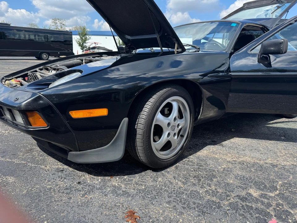 1984 Porsche 928 S - Image 17 of 31