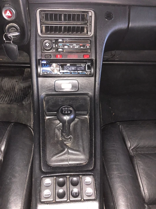 1984 Porsche 928 S - Image 10 of 18