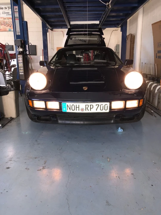 1984 Porsche 928 S - Image 13 of 18
