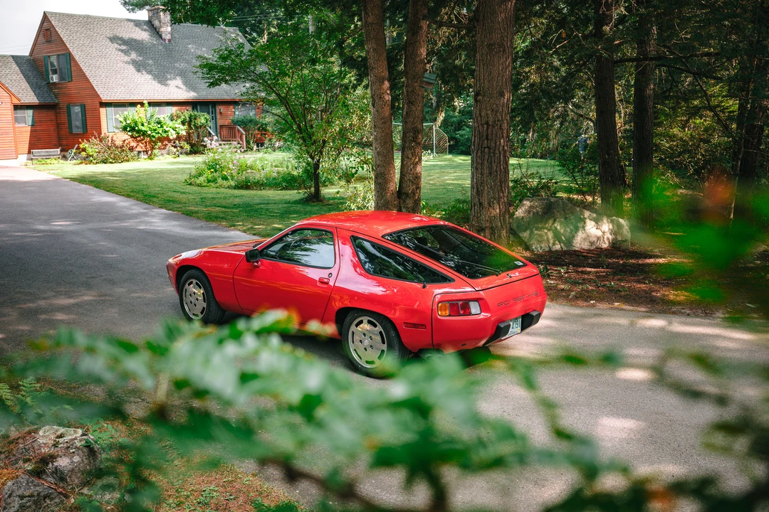 1984 Porsche 928 S - Image 9 of 31