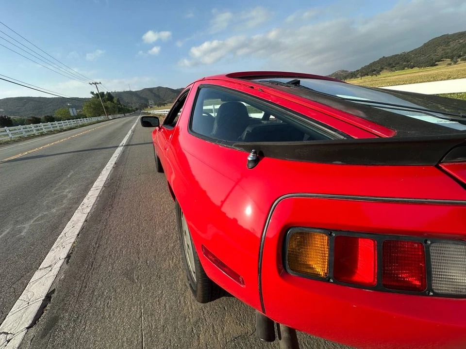 1984 Porsche 928 S - Image 7 of 14