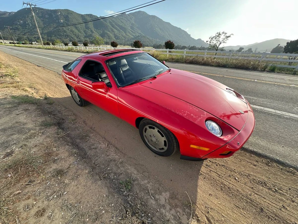 1984 Porsche 928 S - Image 11 of 14
