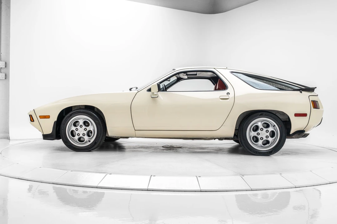 1984 Porsche 928 S - Image 11 of 31