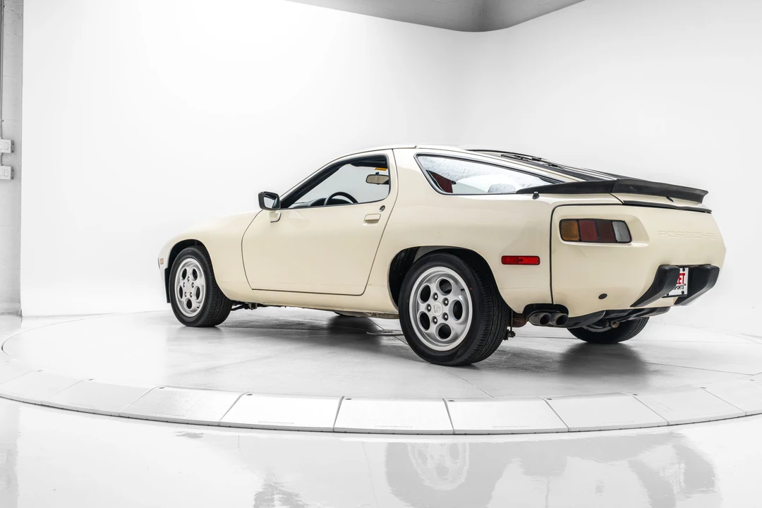 1984 Porsche 928 S - Image 12 of 31