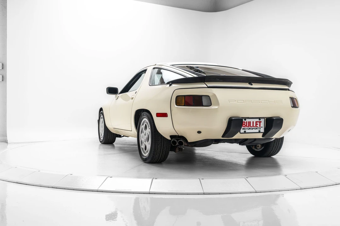 1984 Porsche 928 S - Image 13 of 31