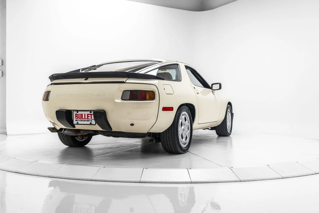 1984 Porsche 928 S - Image 17 of 31