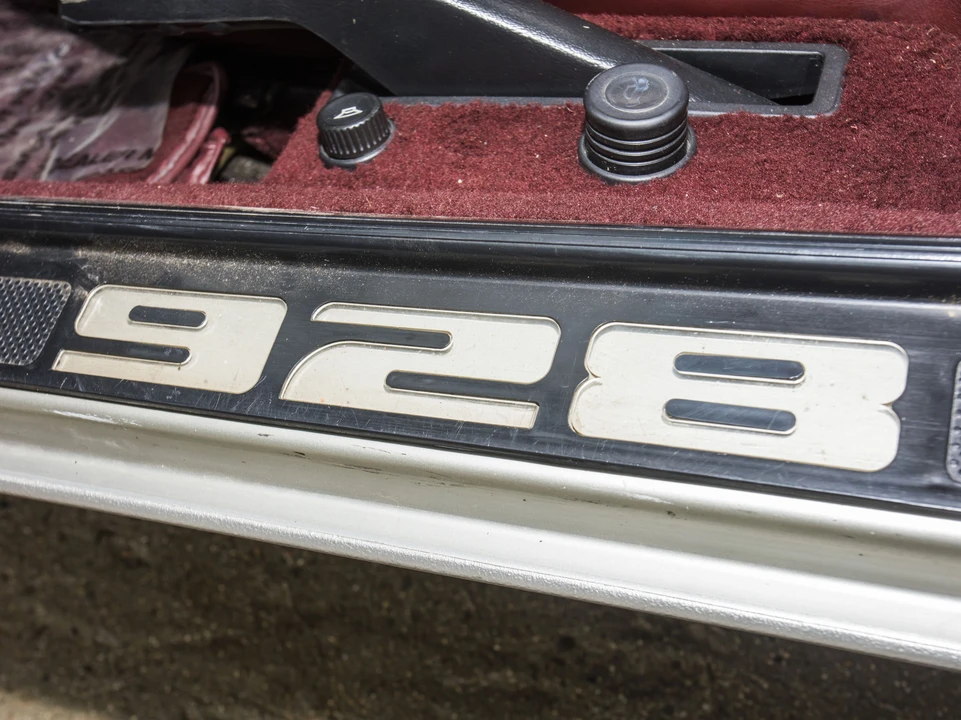 1984 Porsche 928 S - Image 18 of 31