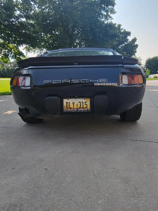 1984 Porsche 928 S - Image 16 of 31