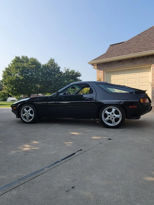 1984 Porsche 928 S - Image 7 of 31