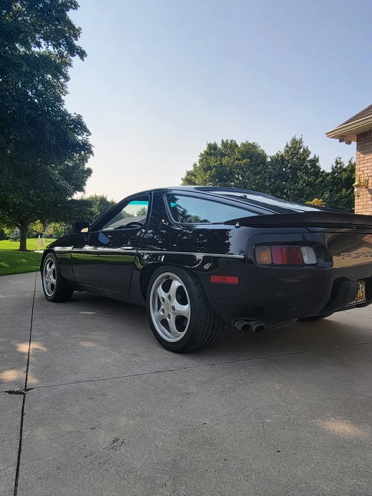 1984 Porsche 928 S - Image 9 of 31