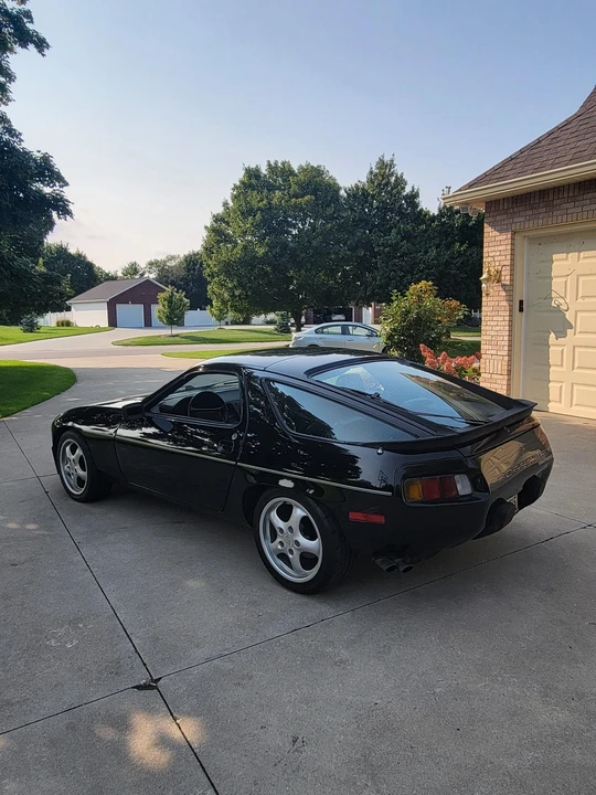 1984 Porsche 928 S - Image 8 of 31