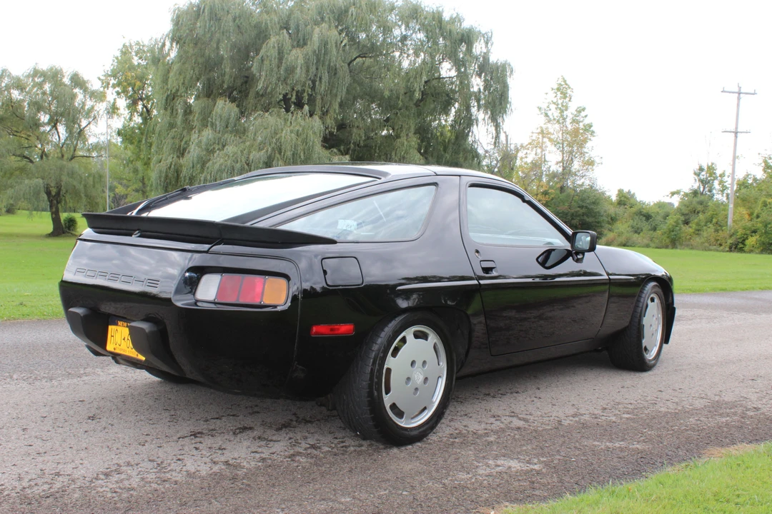 1984 Porsche 928 S - Image 7 of 31