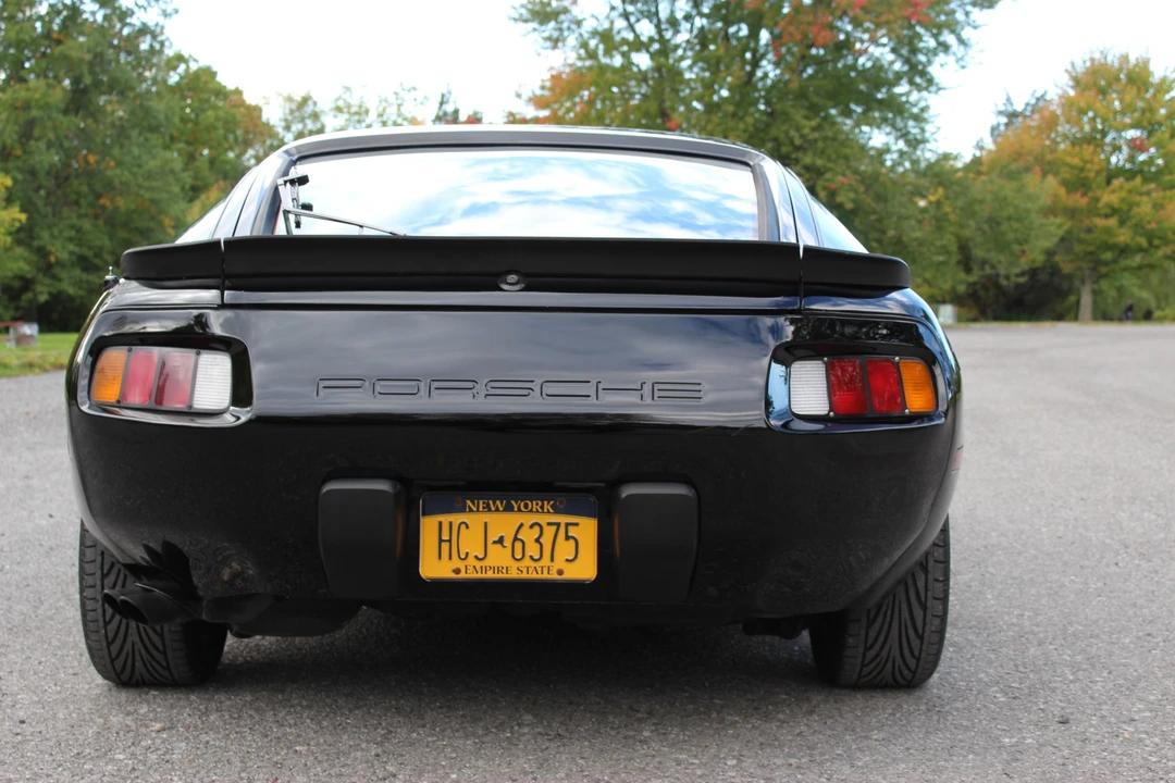 1984 Porsche 928 S - Image 5 of 31