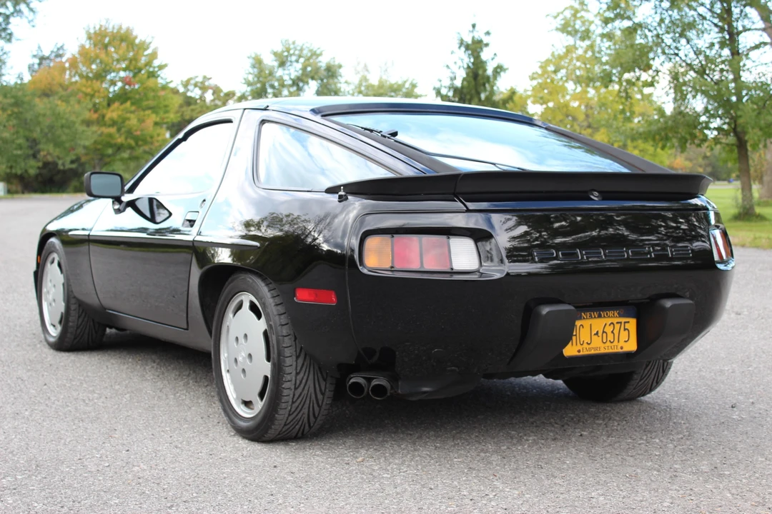 1984 Porsche 928 S - Image 4 of 31