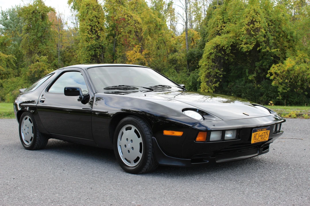 1984 Porsche 928 S - Image 9 of 31