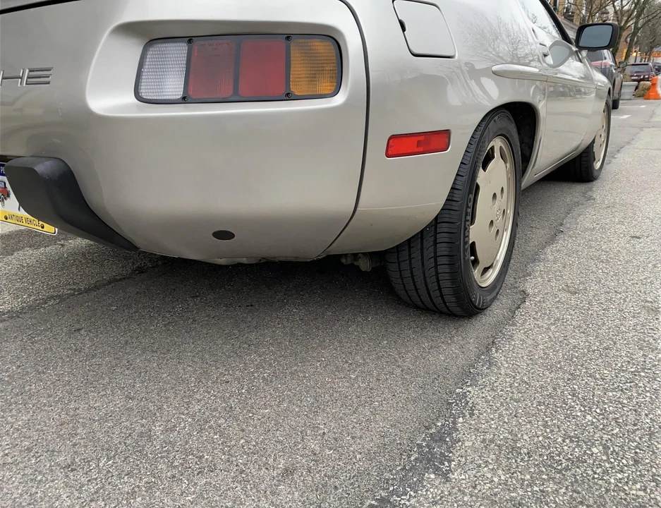1984 Porsche 928 S - Image 19 of 31