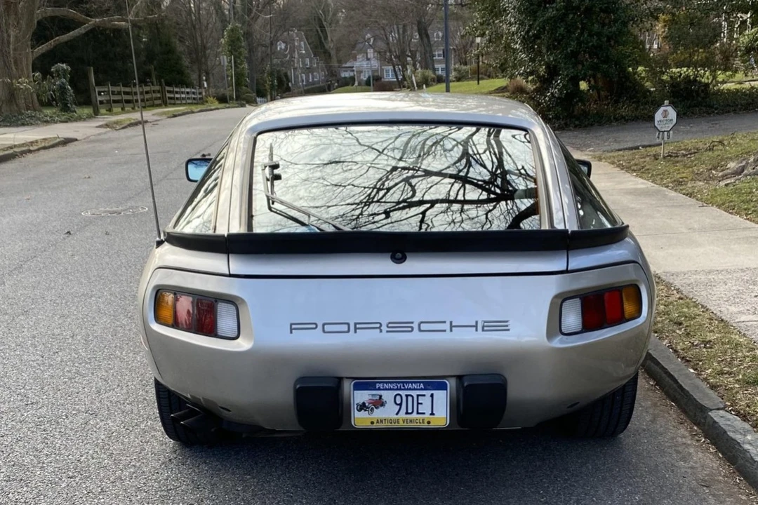 1984 Porsche 928 S - Image 6 of 31