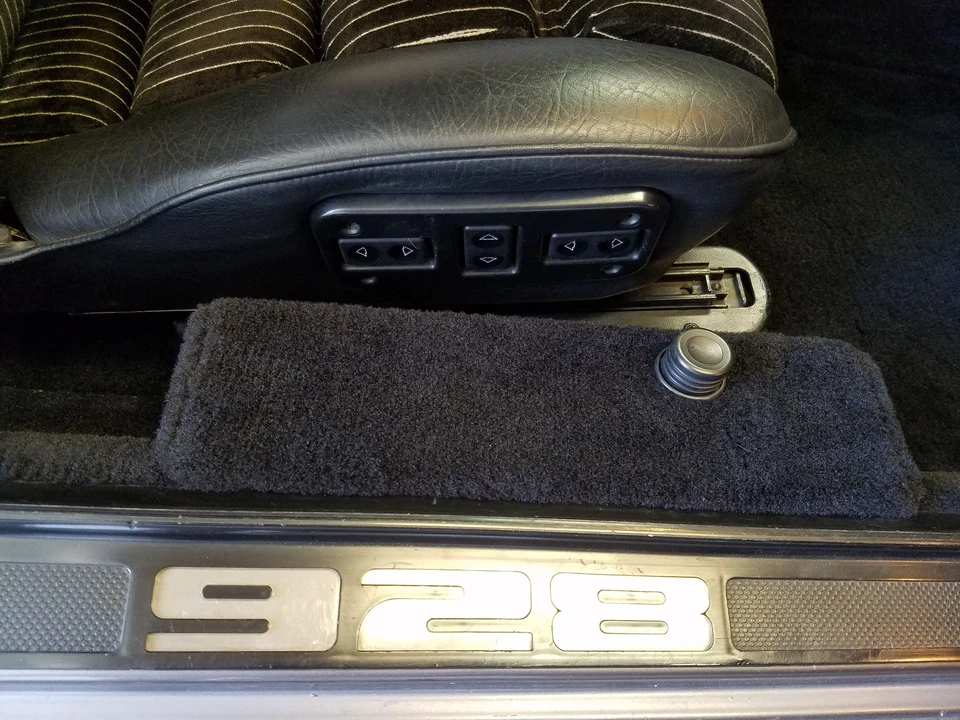 1984 Porsche 928 S - Image 26 of 31