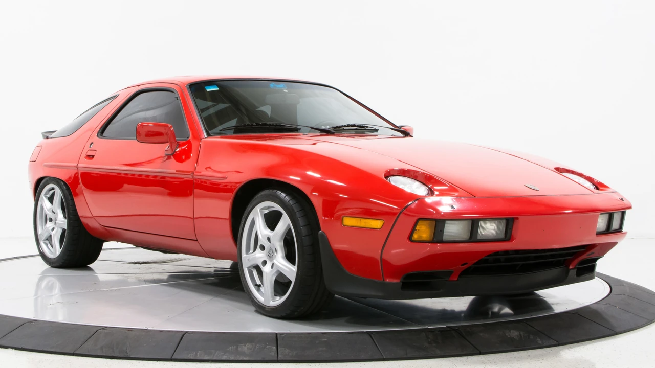 1984 Porsche 928 S - Image 2 of 31