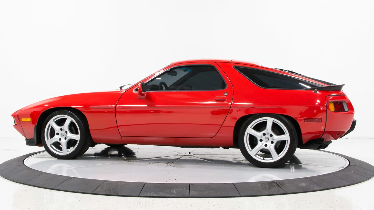 1984 Porsche 928 S - Image 13 of 31