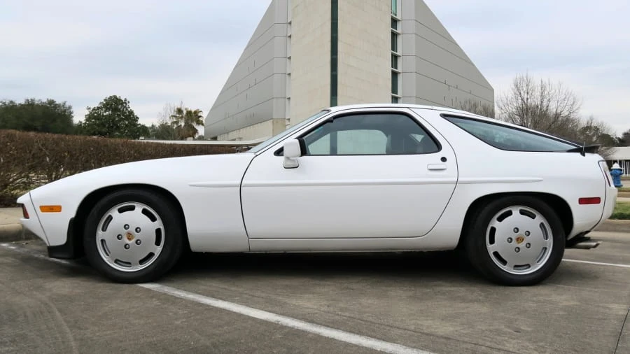1984 Porsche 928 S - Image 2 of 21