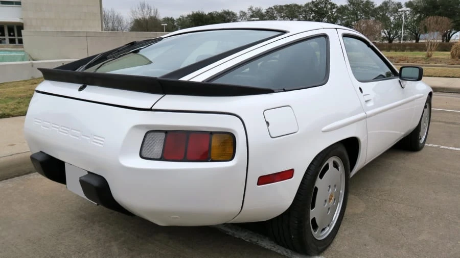 1984 Porsche 928 S - Image 5 of 21