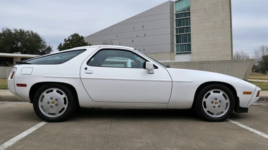 1984 Porsche 928 S - Image 9 of 21