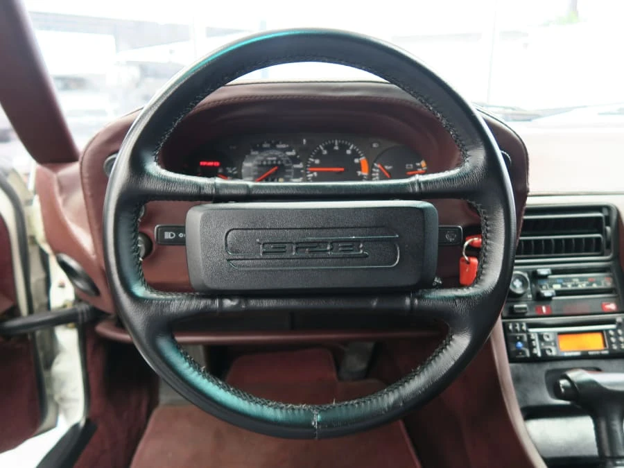 1984 Porsche 928 S - Image 18 of 21
