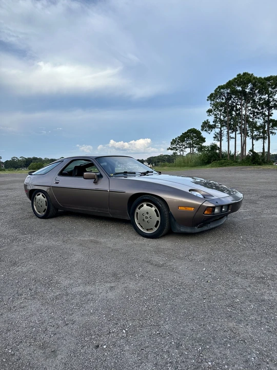 1984 Porsche 928 S - Image 9 of 31