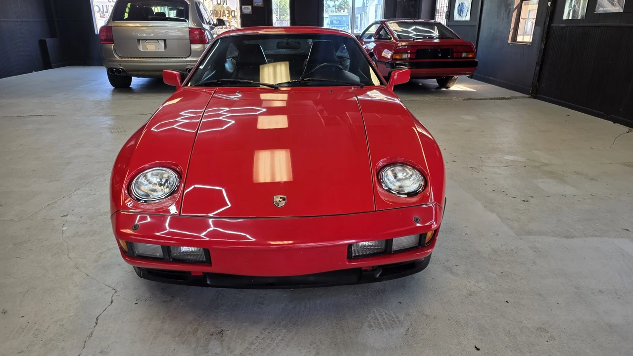 1984 Porsche 928 S - Image 12 of 31