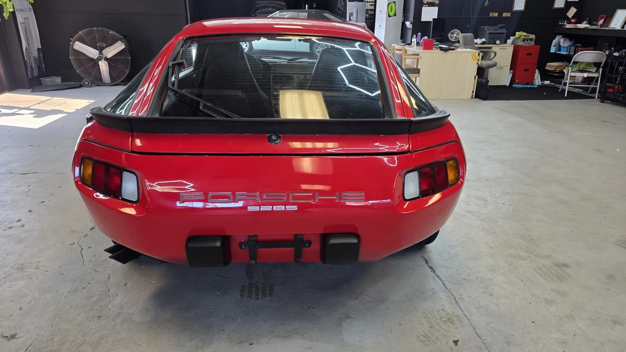 1984 Porsche 928 S - Image 24 of 31