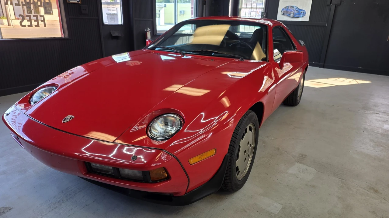 1984 Porsche 928 S - Image 14 of 31