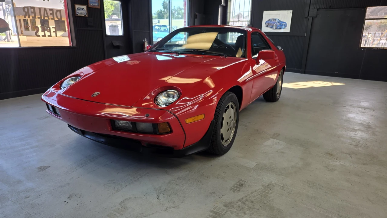 1984 Porsche 928 S - Image 16 of 31
