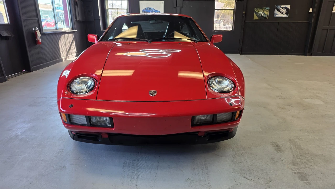 1984 Porsche 928 S - Image 11 of 31