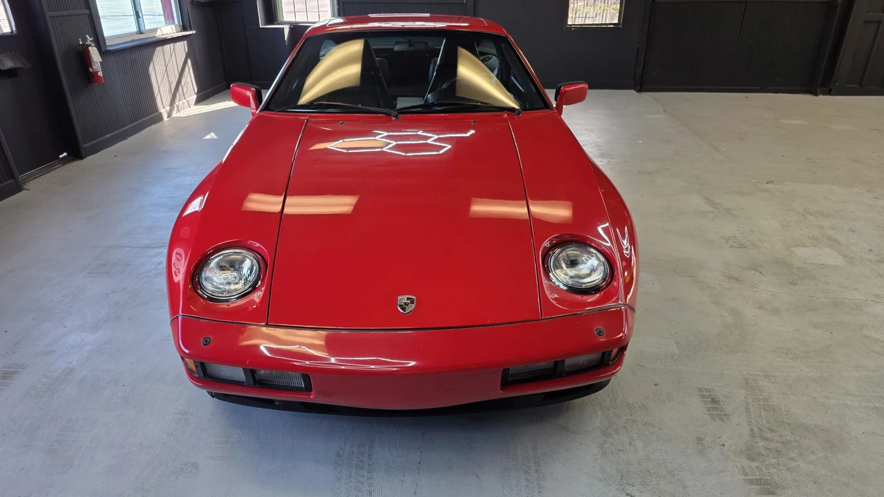 1984 Porsche 928 S - Image 10 of 31