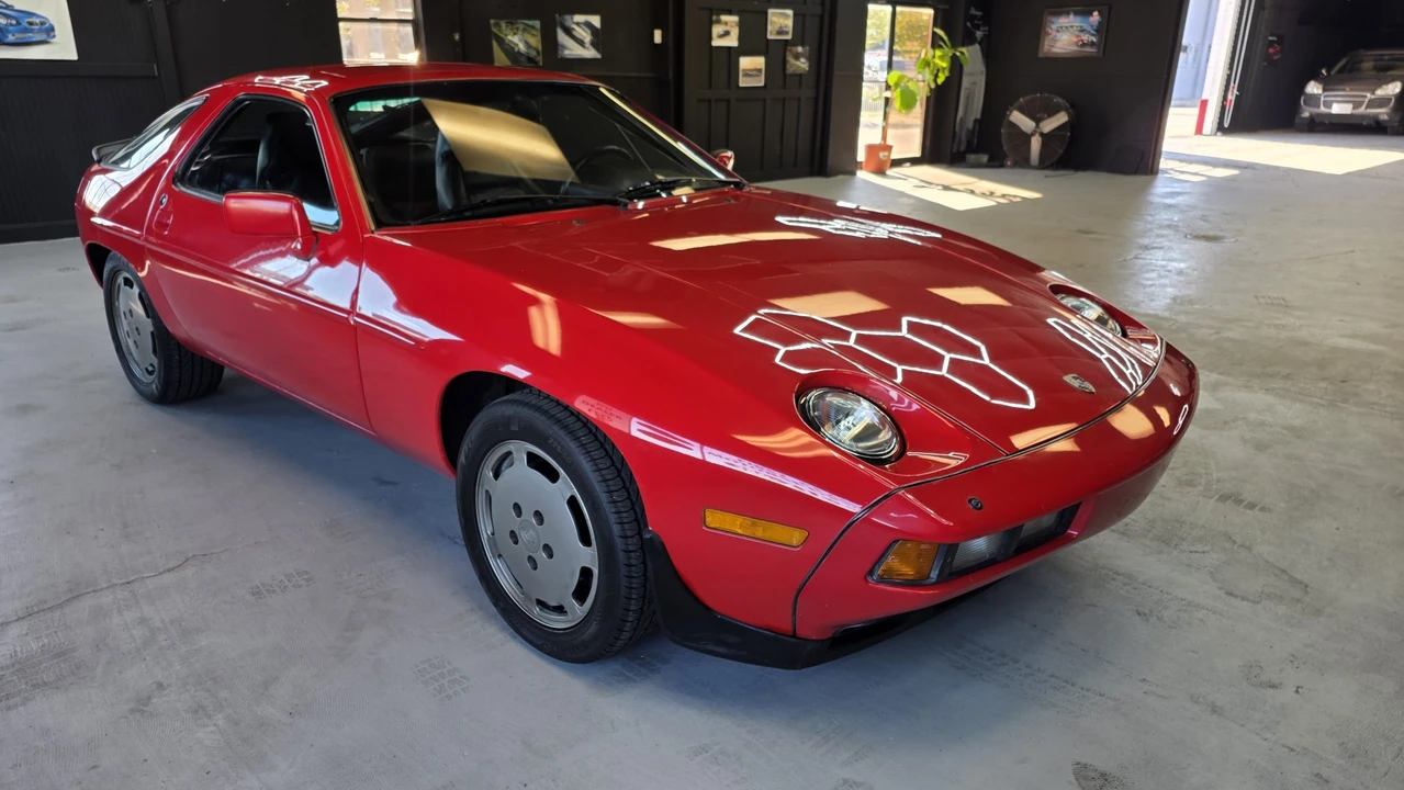 1984 Porsche 928 S - Image 9 of 31