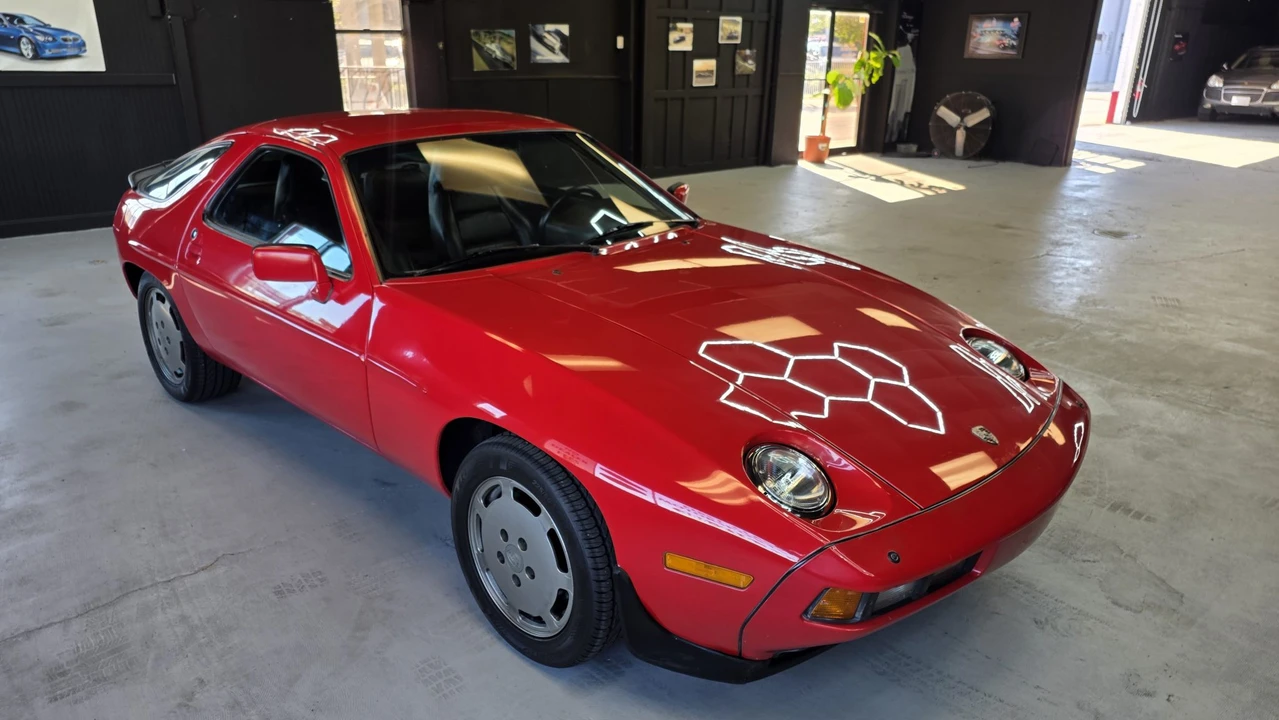 1984 Porsche 928 S - Image 8 of 31