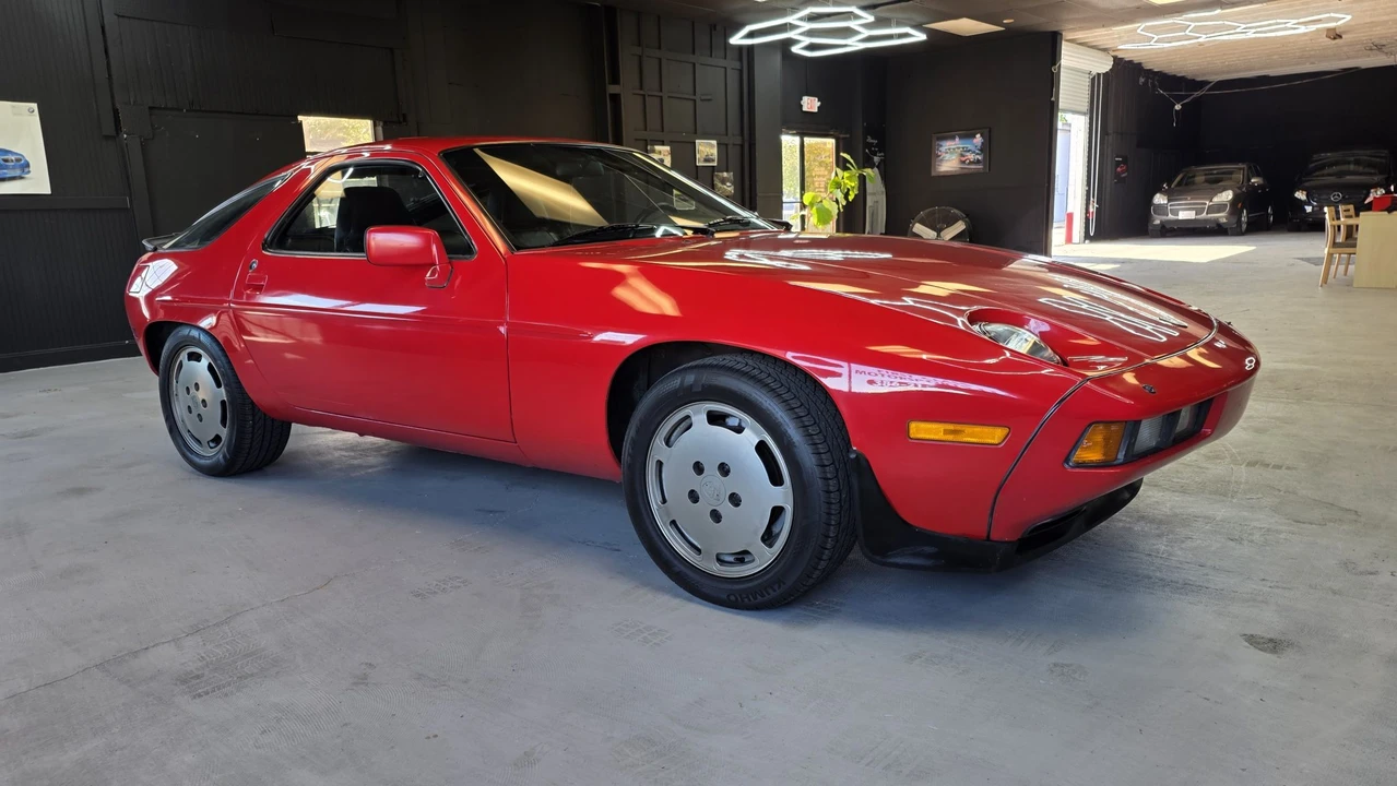 1984 Porsche 928 S - Image 3 of 31