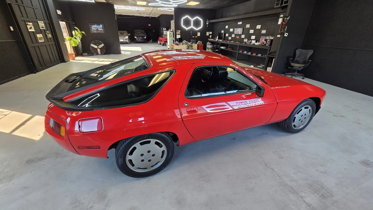 1984 Porsche 928 S - Image 27 of 31