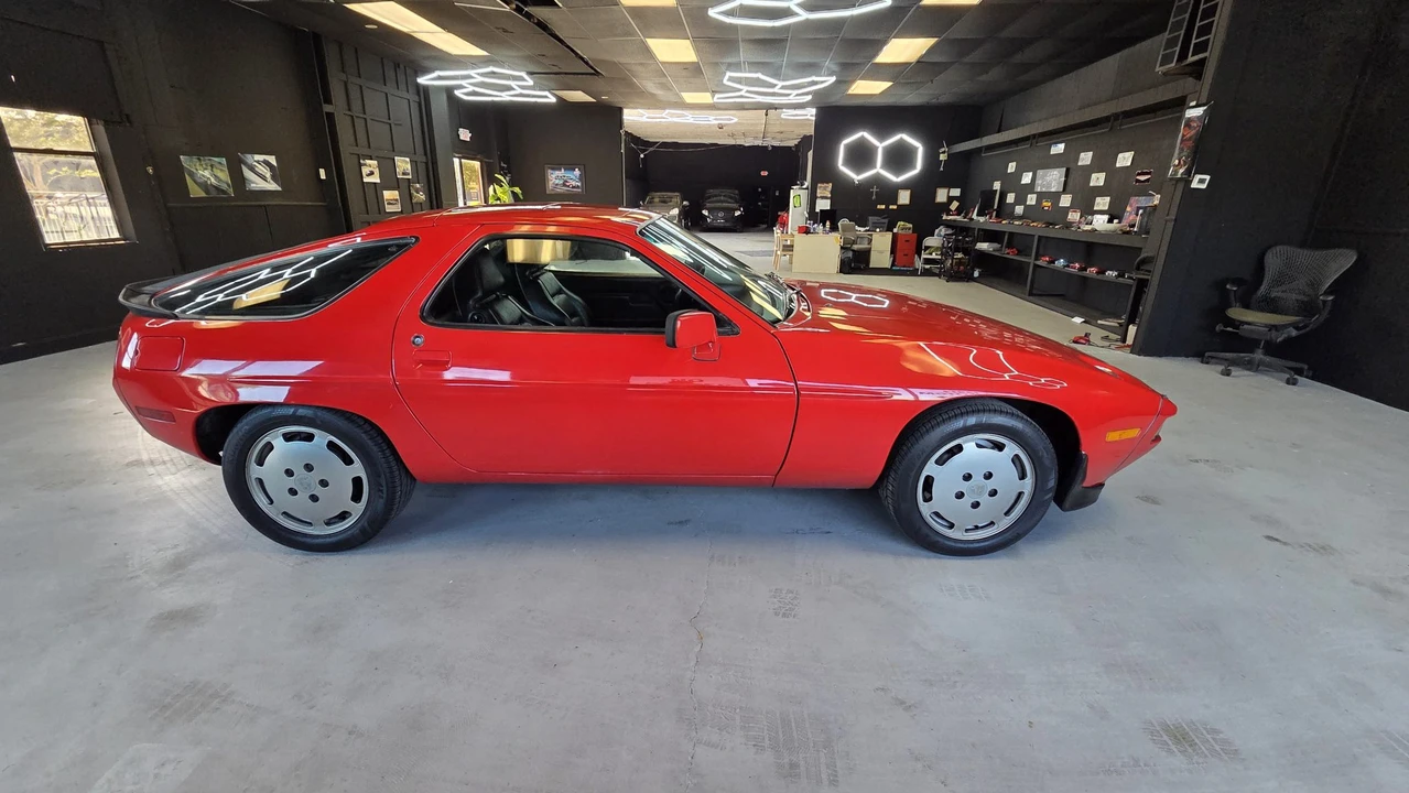 1984 Porsche 928 S - Image 29 of 31