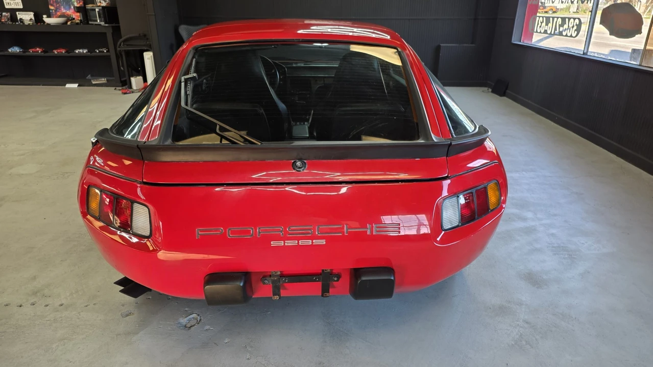 1984 Porsche 928 S - Image 25 of 31