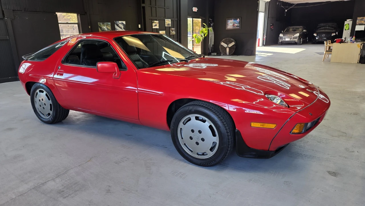 1984 Porsche 928 S - Image 4 of 31