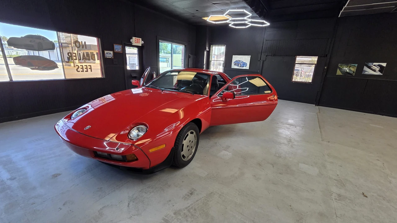 1984 Porsche 928 S - Image 17 of 31