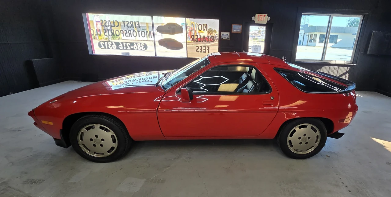 1984 Porsche 928 S - Image 6 of 6
