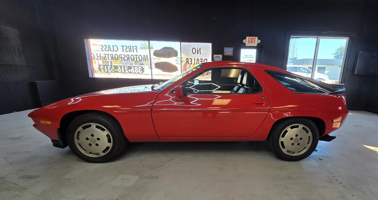 1984 Porsche 928 S - Image 5 of 6