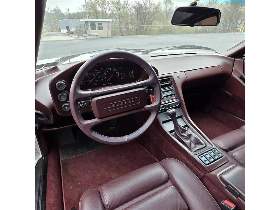 1984 Porsche 928 S - Image 23 of 31