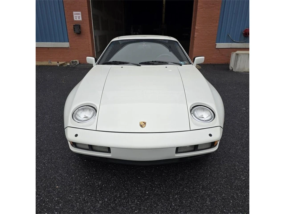 1984 Porsche 928 S - Image 9 of 31