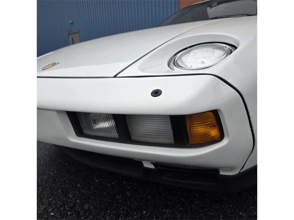 1984 Porsche 928 S - Image 12 of 31