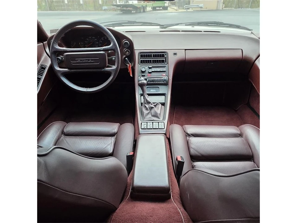 1984 Porsche 928 S - Image 22 of 31
