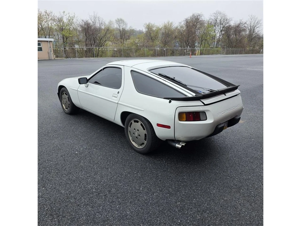 1984 Porsche 928 S - Image 4 of 31